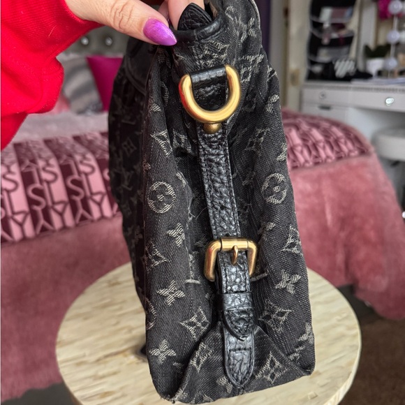 Louis Vuitton Neo Cabby Monogram
Denim Noir - Picture 2 of 10